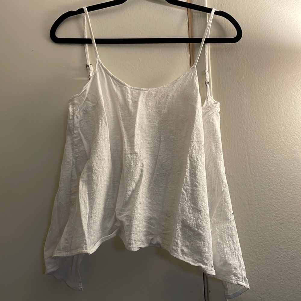 Brand new, never worn adjustable and tie tank top. White linen, lined front, XS